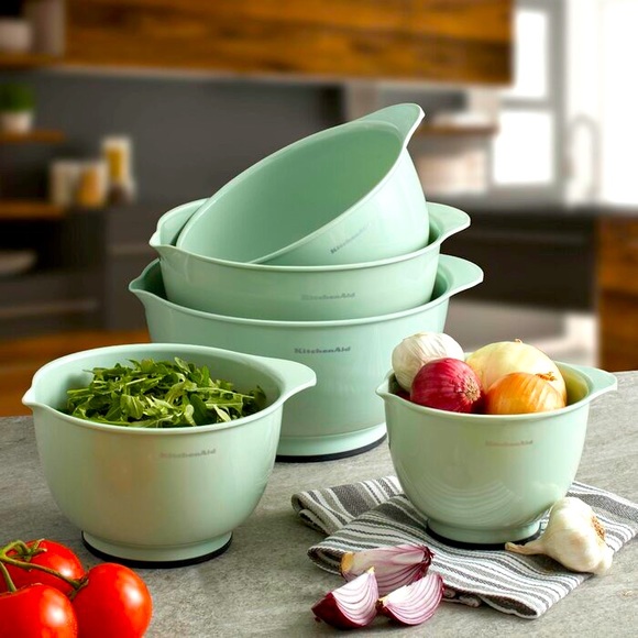 New KitchenAid Classic Mixing Bowls, Set of 3, Pistachio - Picture 5 of 5